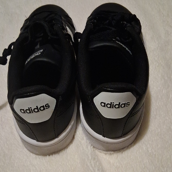 Adidas Women's Grand Court 2.0 Shoes - Picture 5 of 6